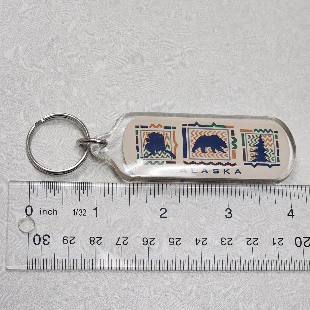 Vintage Alaska USA Vacation Tree Bear State Lucite Keychain Key Ring Collectible
